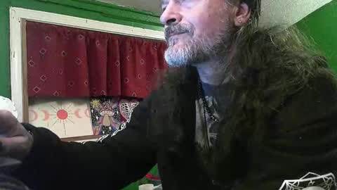 hippiedad333 online show from 04/21/26, 02:51