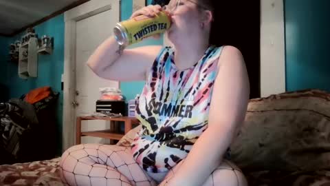 Bella online show from 10/09/25, 01:14