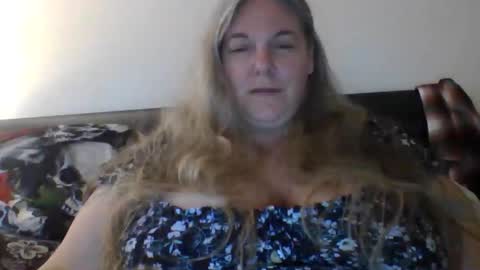 hippysnewhere online show from 05/16/26, 11:09