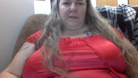 hippysnewhere online show from 05/27/26, 10:29