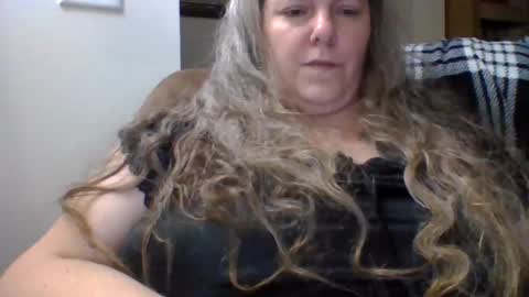 hippysnewhere online show from 05/28/26, 10:34