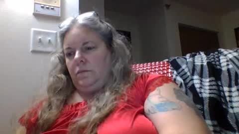 hippysnewhere online show from 06/08/26, 08:37