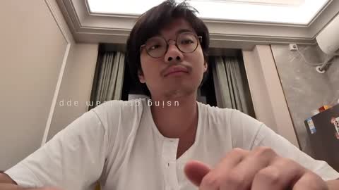 Snapshot of hirvirdish chatting on 10/28/25, 03:14 Taick online show from 10/28/25, 03:14