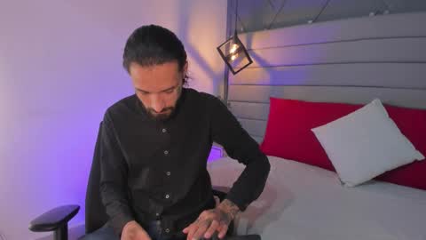 Hisoka online show from 02/08/26, 01:03