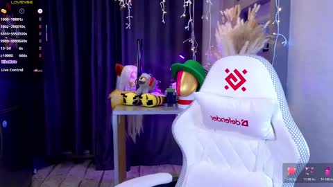 Ella online show from 04/16/26, 09:39