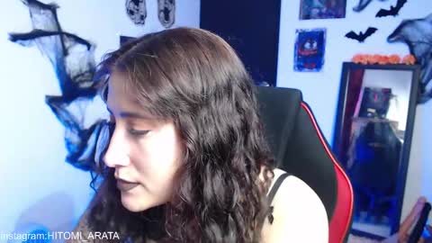 Hitomi Arata online show from 11/24/25, 08:41