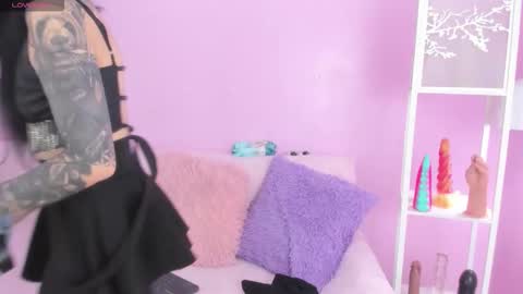 hiyakasudere_ online show from 09/12/25, 07:36