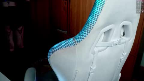 Snapshot of ho1yh01e chatting on 12/15/25, 07:07 Holly online show from 12/15/25, 07:07