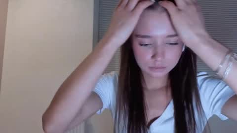 Sofia online show from 11/30/25, 08:13