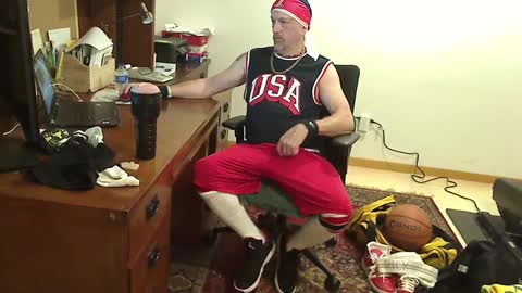 Snapshot of hockeybud chatting on 09/24/25, 03:04 Rick online show from 09/24/25, 03:04