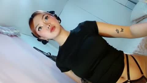 Snapshot of hoelychess chatting on 07/19/26, 03:16 welcome here guys online show from 07/19/26, 03:16
