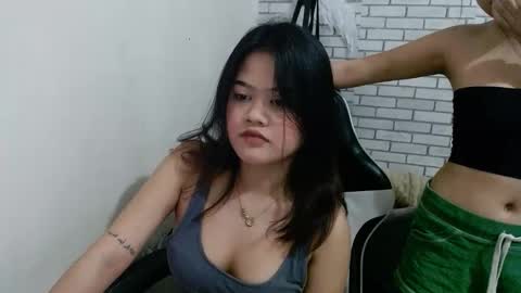 Snapshot of hoelyfloryn chatting on 02/12/26, 02:01 hoelyfloryn online show from 02/12/26, 02:01