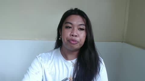 Snapshot of hoelykarina chatting on 06/24/26, 05:17 Karina3 online show from 06/24/26, 05:17