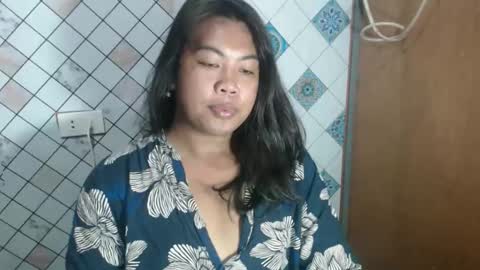 Snapshot of hoelylayla chatting on 02/18/26, 03:02 Layla3 online show from 02/18/26, 03:02