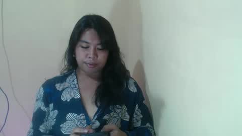 Snapshot of hoelylayla chatting on 04/01/26, 01:01 Layla3 online show from 04/01/26, 01:01