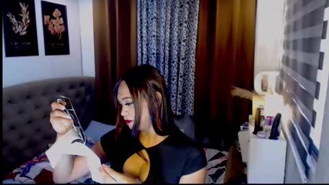 hoelymarie online show from 04/20/26, 04:37