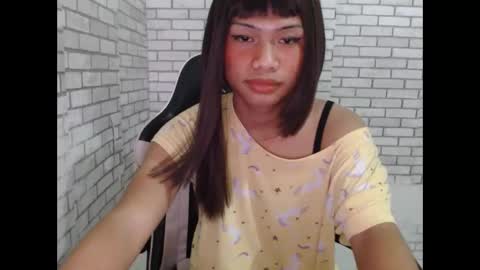 Snapshot of hoelyrafaela chatting on 05/22/26, 03:06 Rafaela3 online show from 05/22/26, 03:06