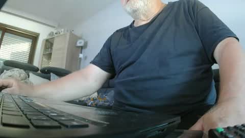 Snapshot of hofnung chatting on 06/27/26, 05:40 hofnung online show from 06/27/26, 05:40