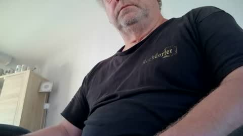 Snapshot of hofnung chatting on 08/01/26, 05:01 hofnung online show from 08/01/26, 05:01
