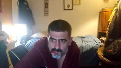 hoglegg99384194 online show from 12/17/25, 10:21