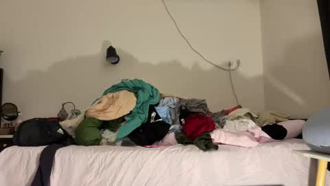 amy online show from 11/06/25, 02:51