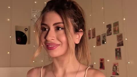 Moni Monica online show from 10/10/25, 08:13