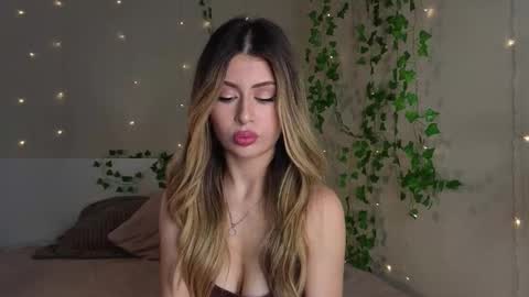 Moni Monica online show from 11/01/25, 08:16