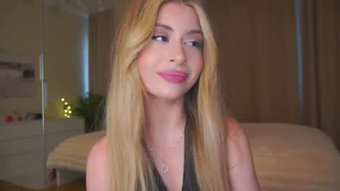 Moni Monica online show from 03/25/26, 08:09