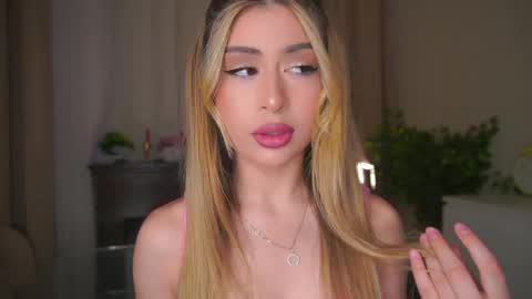 Moni Monica online show from 04/22/26, 08:06