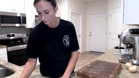 Holi Hurricane online show from 11/14/25, 04:00