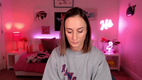 Holi Hurricane online show from 12/14/25, 05:57