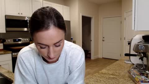 Holi Hurricane online show from 02/13/26, 03:24