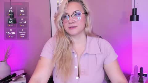 Hollie online show from 10/03/25, 11:29