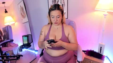 Hollie online show from 02/24/26, 12:14