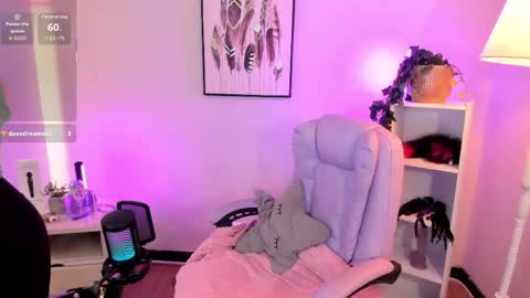 Hollie online show from 04/16/26, 12:06