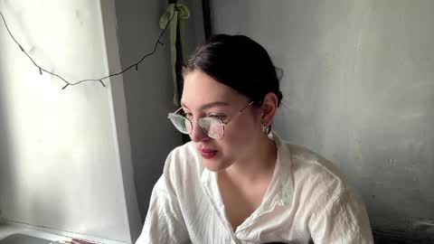 Sofia online show from 03/31/26, 05:52