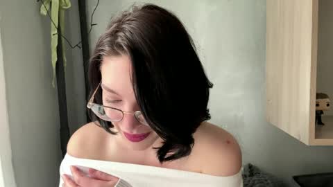 Sofia online show from 04/15/26, 05:36