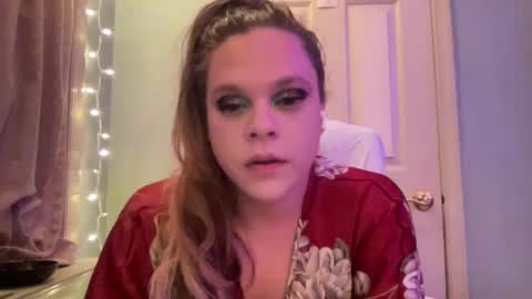 Snapshot of holly23hopefull chatting on 12/16/24, 02:57 Hollys Drive threw Side Of CB. online show from 12/16/24, 02:57