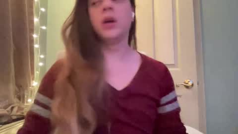 Snapshot of holly23hopefull chatting on 12/30/24, 07:04 Hollys Drive threw Side Of CB. online show from 12/30/24, 07:04