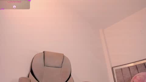 Snapshot of holly_16 chatting on 06/05/26, 11:32 holly_16 online show from 06/05/26, 11:32
