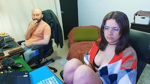 Snapshot of holly_and_honey_69 chatting on 12/08/24, 11:19 Holly and Honey online show from 12/08/24, 11:19