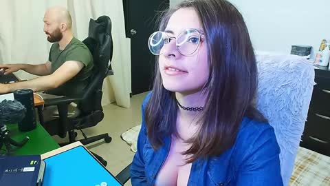 Snapshot of holly_and_honey_69 chatting on 02/04/25, 09:52 Holly and Honey online show from 02/04/25, 09:52