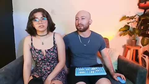 Holly and Honey online show from 11/06/25, 09:15