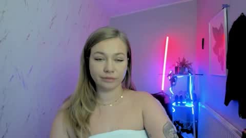 Holly online show from 11/19/25, 07:58