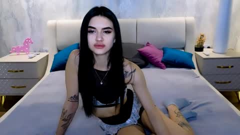 Holly online show from 04/24/26, 08:17