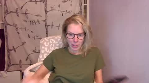 holly_bourbon online show from 10/16/25, 02:34