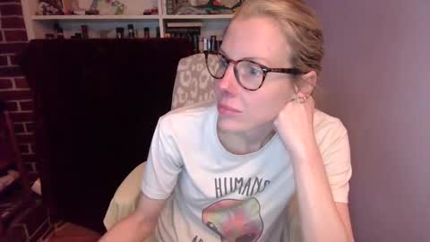 holly_bourbon online show from 03/10/26, 10:48