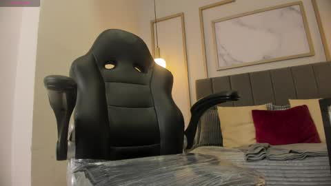 Holly Madisson online show from 04/18/26, 07:07