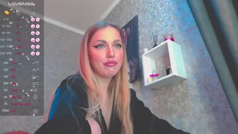 Snapshot of holly_molly8 chatting on 12/08/24, 02:30 holly_molly8 online show from 12/08/24, 02:30