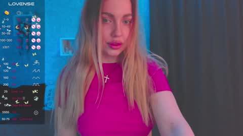 Snapshot of holly_molly8 chatting on 01/25/25, 06:57 holly_molly8 online show from 01/25/25, 06:57